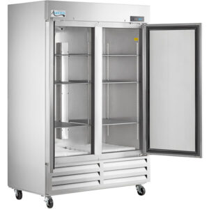 Refrigeration_Equipments_Reach-In_Refrigerators_and_Freezers_Lease-Avantco_Solid_half_Door_Freezer_AP-49F-55_2