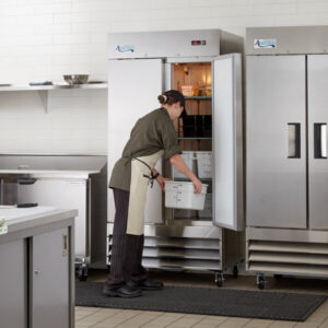 Refrigeration_Equipments_Reach-In_Refrigerators_and_Freezers_Lease-Avantco_solid_door_refrigerator_A-35R-HC-39